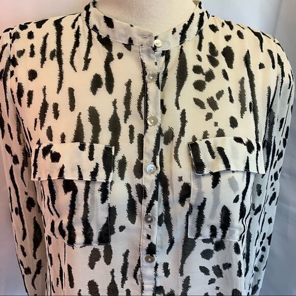 Forever 21 black white animal print blouse Sz M - Picture 3 of 9
